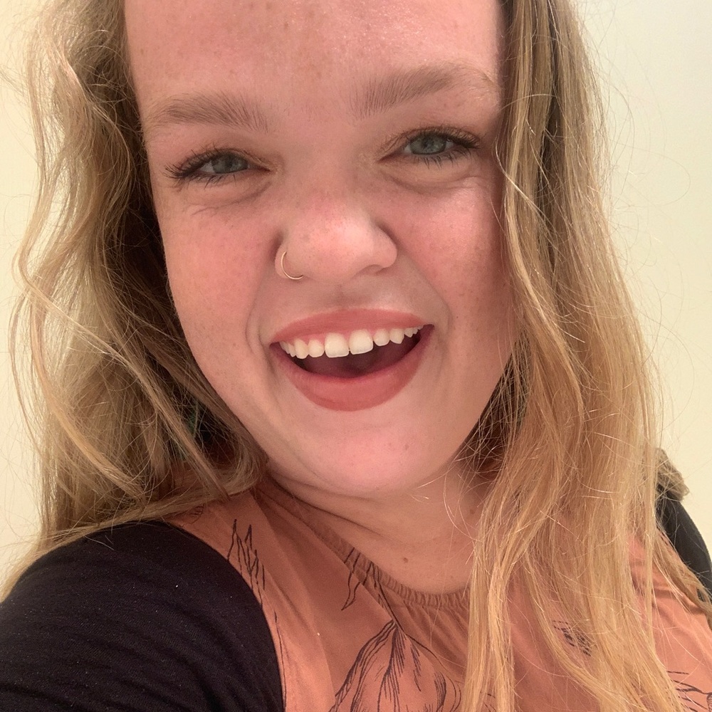 Meet your Posher, Kayla